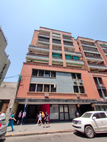 Monoambiente Dividido Con Patio En Venta En Muñecas Al 400, Barrio Norte