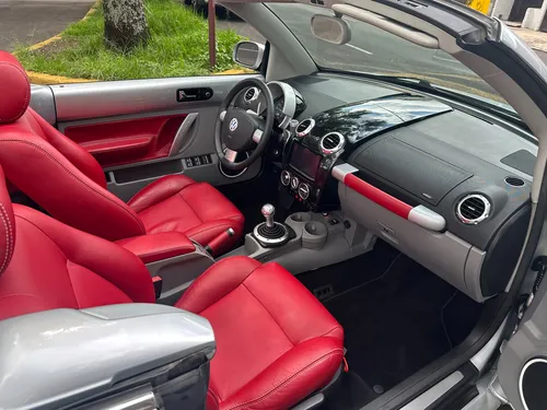 Volkswagen Beetle 2.0 Cabrio Turbo 5vel Piel Mt