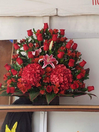 Imagen 1 de 6 de Arreglo Floral Con 24 Rosas  953658480