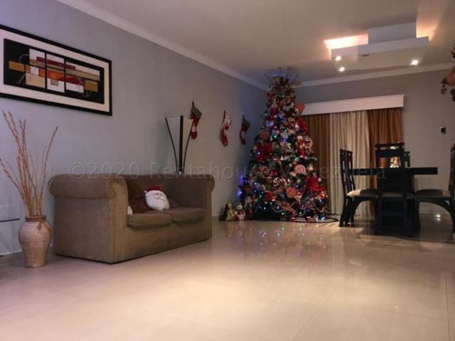 Imagen 8 de 12 de Casa Con Piscina En Venta Barata En Maracaibo