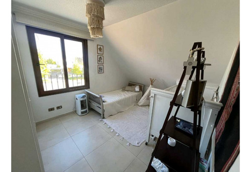 Casa En Barnechea/ Camino La Cumbre