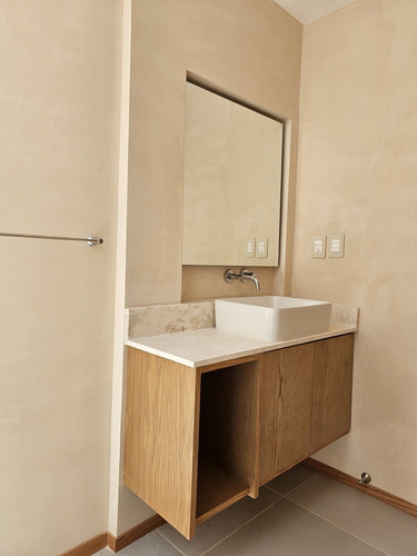 Casa Remodelada De Una Planta En Venta En Conkal.