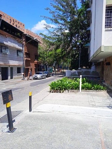 Imagen 5 de 26 de Se Alquilan Oficinas En La Florida Caracas