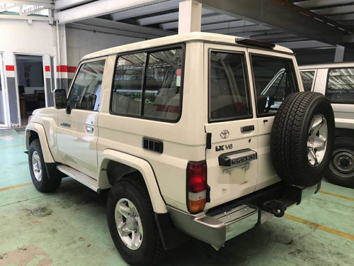 Toyota Macho Full Equipo