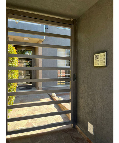 Departamento 4 Amb, 2 Baños Completos, Toilette ,2 Cocheras, Lavadero. En Moron