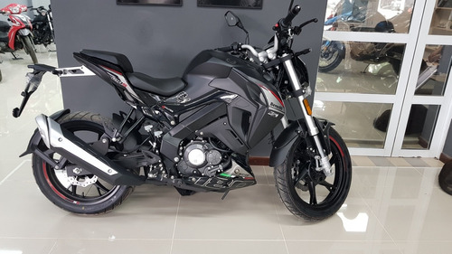 Imagen 2 de 10 de Benelli 180 S