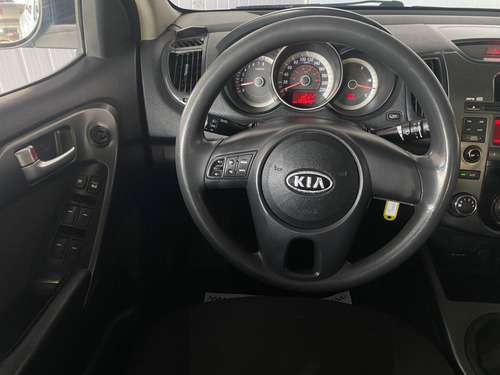 Kia Cerato 1.6 EX2 SEDAN 16V GASOLINA 4P MANUAL