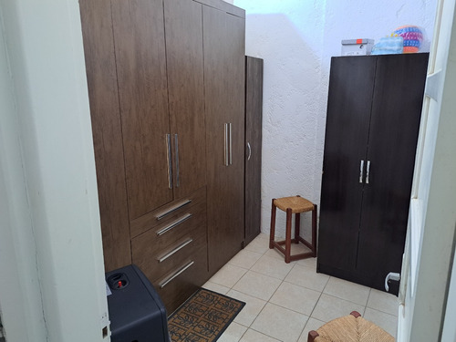 Excelente Ubicación Casa A Nuevo 1 Dormitorio Y Medio ,cochera Y Parrilla