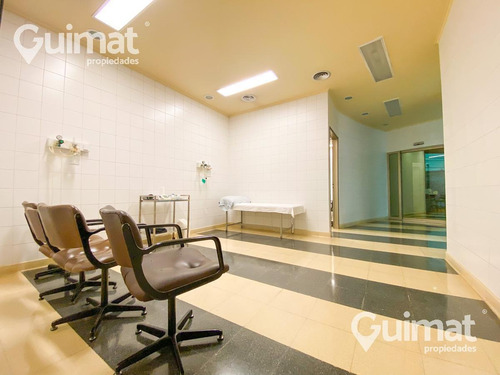 Imagen 25 de 30 de Edificio Comercial - Nuñez Clinica Oftalmologica, Quirofanos Cirugia.
