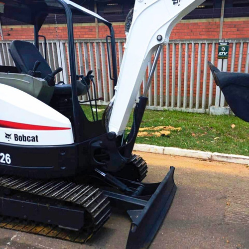 Mini Escavadeira Bobcat E26 - Ano 2018