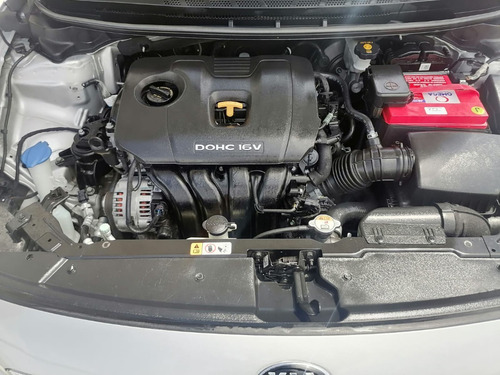 Imagen 6 de 9 de Kia Forte L 2018