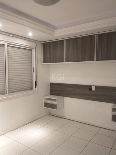Apartamento Em Camaquã Com 2 Dormitórios - Mt6648