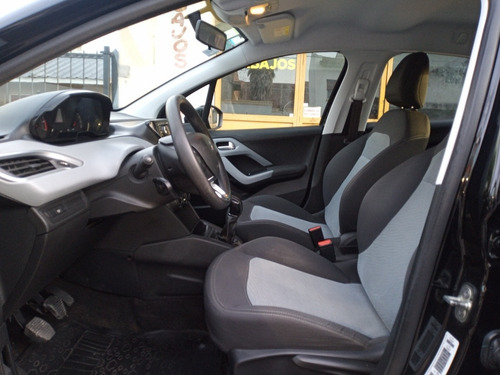 Imagen 11 de 12 de Peugeot 208 1.5 Allure 2015