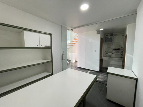 Arriendo Galpon Mas Oficinas, Quilicura.