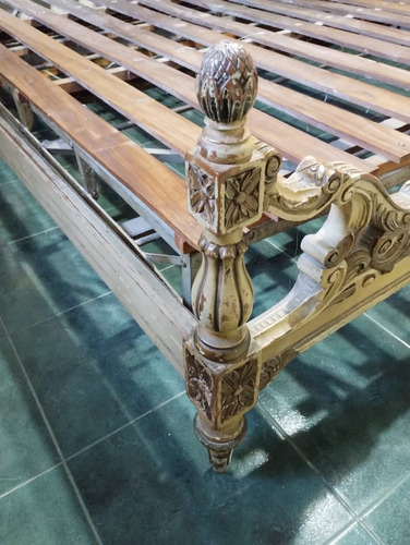 Cama Antigua Con Respaldar Capitoné Capitone (Usado)