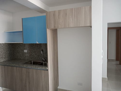 Alquilo Apto De 3 Habitaciones En Bella Vista Prox A La 27 De Febrero.