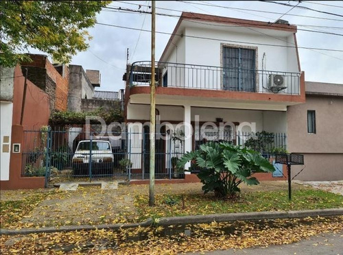 Imagen 1 de 8 de Departamento Ph En Venta O Permuta Ubicado En El Palomar, Morón, G.b.a. Zona Oeste