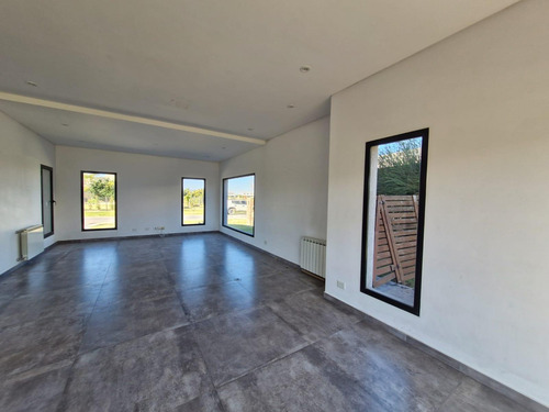 Casa En Venta Y/o Alquiler Barrio Puerto, El Cantón