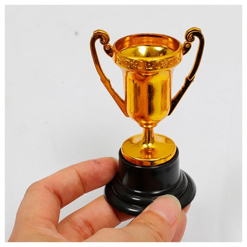 Imagen 3 de 10 de Trofeo Dorado De Campeones Plástico Para Niños 2unid Jg8z