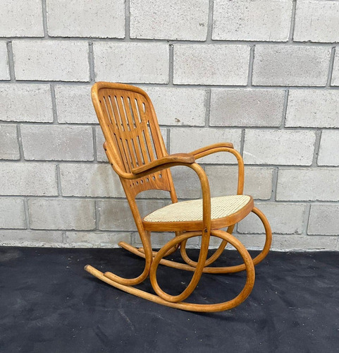 Antigua Silla Mecedora Thonet Mod 7071 S/ Rulo C Sello Orig