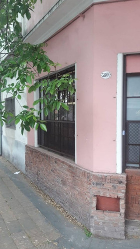 Dueño Vende Local En Vte. López , A 100 Metros Centro Comercial De V. Martelli ( Calle Laprida) , Equipado Con Cocina Completa, Baño Compl., Entrepiso , Baulera, Etc.