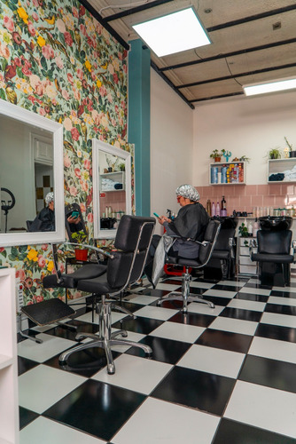 Sin Comisión, Casa Con 3 Locales Comerciales