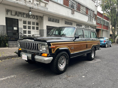 Jeep Grand Wagoneer