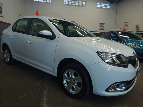 Renault Logan 1.6 Privilege Plus // Anticipo $510000