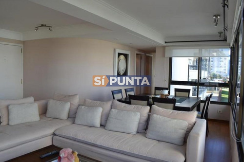Imagen 4 de 21 de Apartamento En Playa Mansa A La Venta