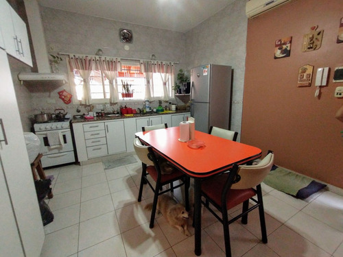 Casa 3 Ambientes Villa Luzuriaga Venta Mas Departa