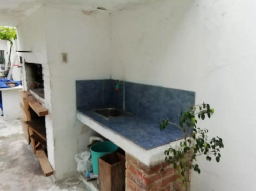 Casa - Prado. Garaje, Barbacoa Y Fondo.