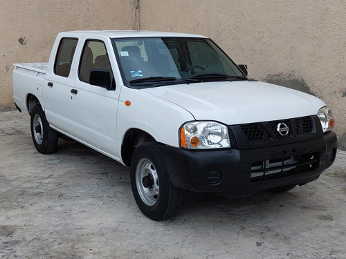 Imagen 6 de 13 de Nissan Np300 2013 2.4 Doble Cabina Típica Audio Mt