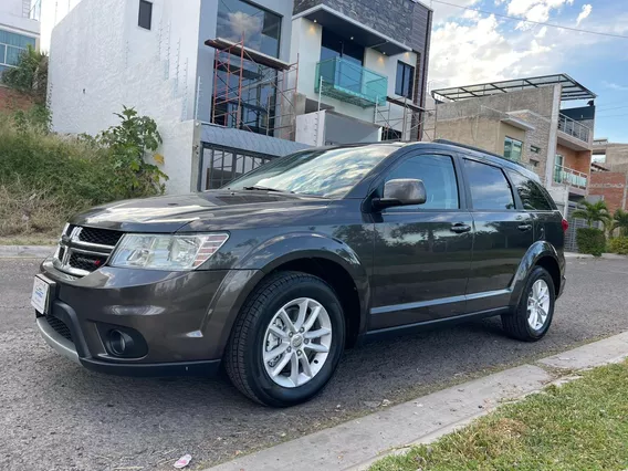 Dodge Journey 2.4 Sxt 7 Pasajeros At