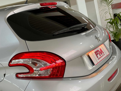 Imagen 11 de 25 de Peugeot 208 2014 1.5 Allure