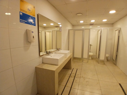 Excelente Local De 1241m2 Con Excelente Exposición En Venta