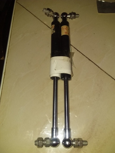 Imagen 4 de 7 de Gatos Universales Para Compuerta O Maletera