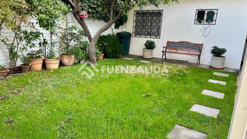 Casa En Venta De 5 Dorm. En Ñuñoa