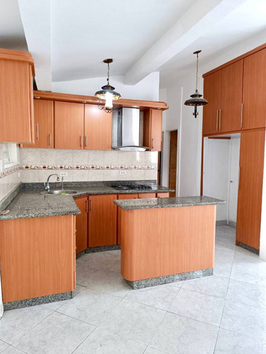 Inmocity Inmobiliaria Vende Casa Urb. La Romana Maracay