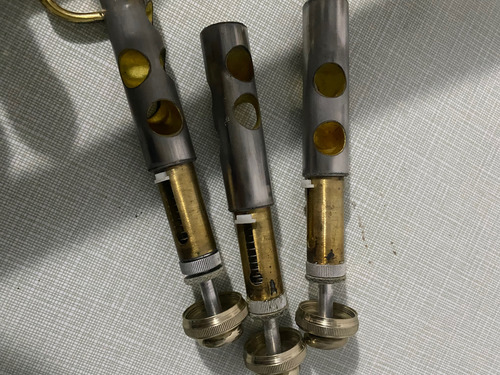 Roy Benson Tr-403 Trompeta Si Bemol Latón Laca C/estuche Dorado (Usado)