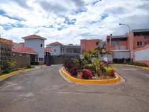 Comprar Townhouse De 3 Niveles En Terrazas De Camoruco, Valles De Camoruco, Valencia Edo. Carabobo (obra Blanca)jgcs