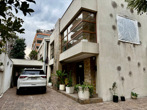 Excelente Casa Comercial Nueva Costanera - Vitacura, 4 Dorm