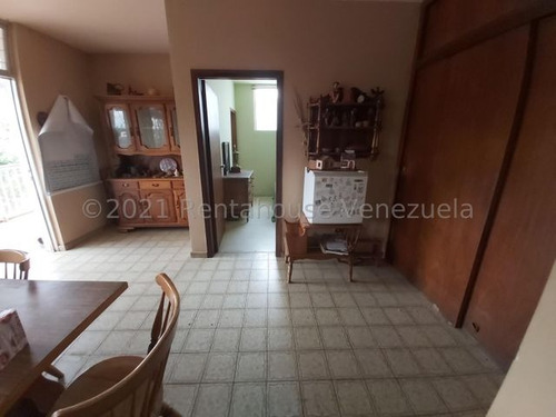 Imagen 14 de 15 de Venta De Impecable Casa En Cumbres De Curumo / Ofc 21-25808