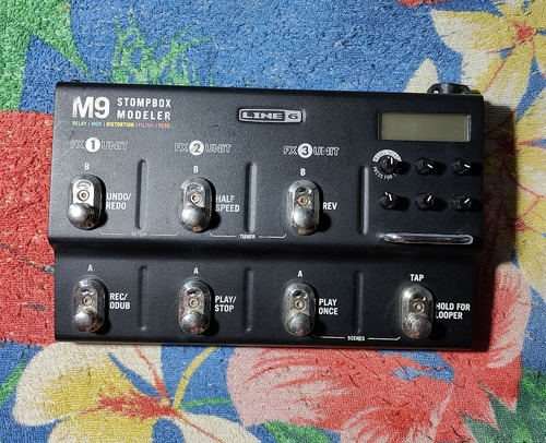Line 6 M9 Stompbox Modeler C/ Fonte Bivolt - Willaudio (Usado)