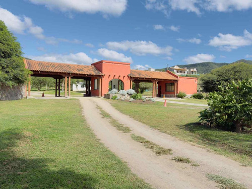 Terreno En Venta Club De Campo Las Cañadas 1264 M2