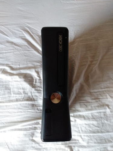 Xbox 360 Slim 4gb, Disco 500gb, 2 Controles, 24 Juegos
