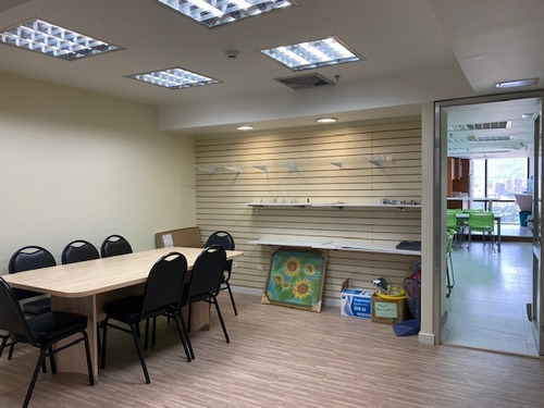 Imagen 23 de 30 de Oficina En Venta En Cc Macaracuay Plaza Remodelada Con Vista Al Avila