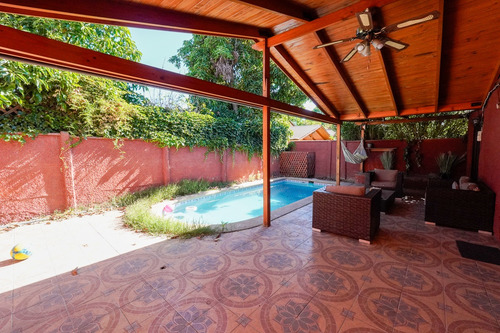 Casa Familiar Con Piscina