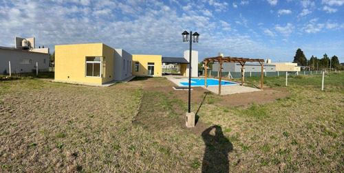 Amplia Casa Quinta Tipo Rural En Barrio Real A Estrenar De Junín (b) 3 Dormitorios.