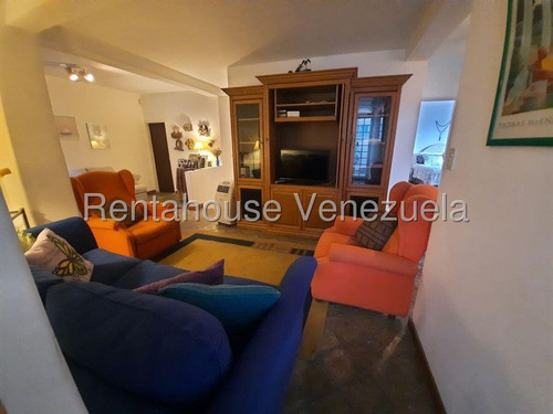 Bello Townhouse En Venta Ubicado En La Tahona 25-15574