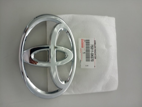 Emblema Parrilla Fortuner 2006 2015 Original